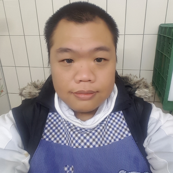 黑熊的第一张照片--台南中老年相亲网
