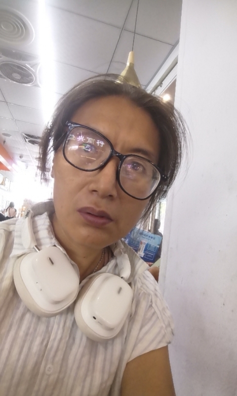 冬天的蔷薇的第三张照片--台南中老年相亲网